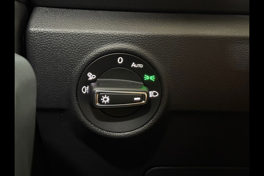 Volkswagen T-Roc 1.5 TSI Style | Panoramadak | ACC | Park Assist | LED Plus | Virtual Cockpit | Camera | 18 Inch | CarPlay