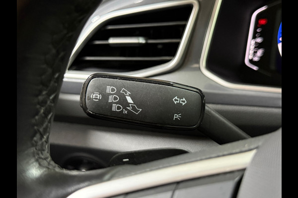 Volkswagen T-Roc 1.5 TSI Style | Panoramadak | ACC | Park Assist | LED Plus | Virtual Cockpit | Camera | 18 Inch | CarPlay