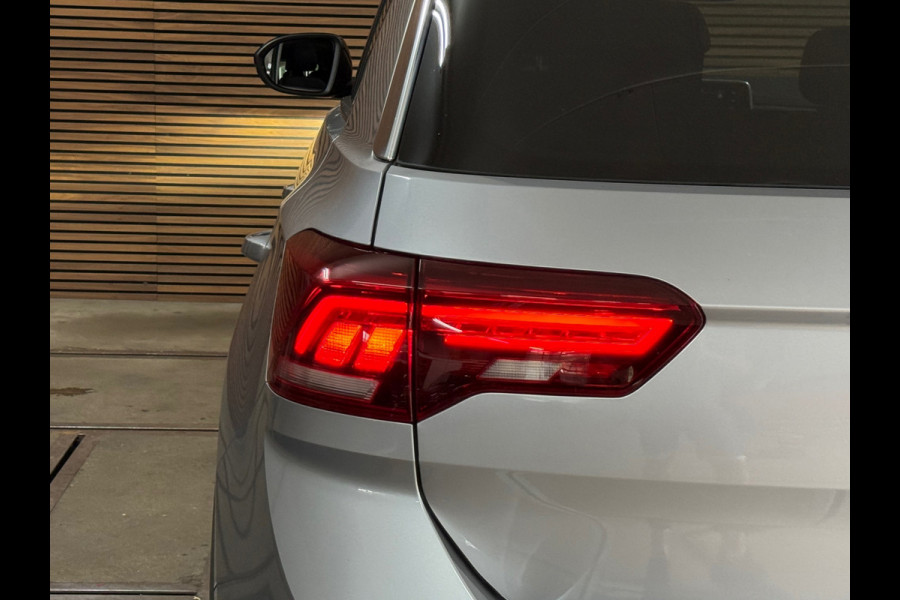 Volkswagen T-Roc 1.5 TSI Style | Panoramadak | ACC | Park Assist | LED Plus | Virtual Cockpit | Camera | 18 Inch | CarPlay