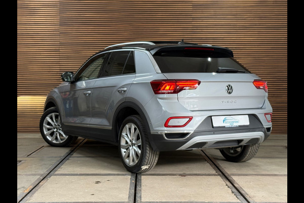 Volkswagen T-Roc 1.5 TSI Style | Panoramadak | ACC | Park Assist | LED Plus | Virtual Cockpit | Camera | 18 Inch | CarPlay