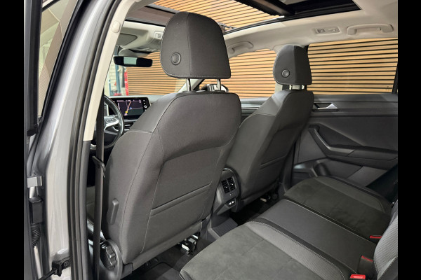 Volkswagen T-Roc 1.5 TSI Style | Panoramadak | ACC | Park Assist | LED Plus | Virtual Cockpit | Camera | 18 Inch | CarPlay