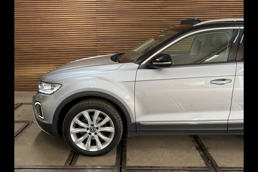 Volkswagen T-Roc 1.5 TSI Style | Panoramadak | ACC | Park Assist | LED Plus | Virtual Cockpit | Camera | 18 Inch | CarPlay