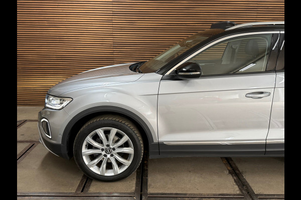 Volkswagen T-Roc 1.5 TSI Style | Panoramadak | ACC | Park Assist | LED Plus | Virtual Cockpit | Camera | 18 Inch | CarPlay