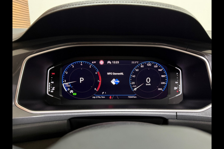 Volkswagen T-Roc 1.5 TSI Style | Panoramadak | ACC | Park Assist | LED Plus | Virtual Cockpit | Camera | 18 Inch | CarPlay