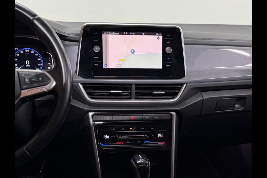 Volkswagen T-Roc 1.5 TSI Style | Panoramadak | ACC | Park Assist | LED Plus | Virtual Cockpit | Camera | 18 Inch | CarPlay