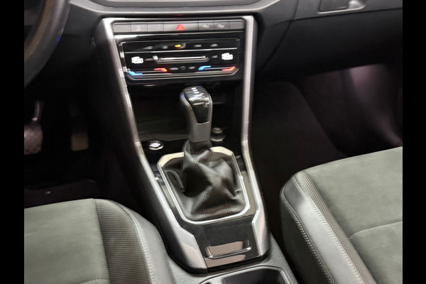 Volkswagen T-Roc 1.5 TSI Style | Panoramadak | ACC | Park Assist | LED Plus | Virtual Cockpit | Camera | 18 Inch | CarPlay