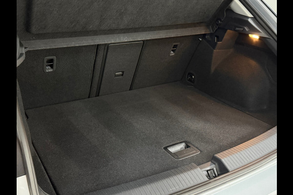 Volkswagen T-Roc 1.5 TSI Style | Panoramadak | ACC | Park Assist | LED Plus | Virtual Cockpit | Camera | 18 Inch | CarPlay