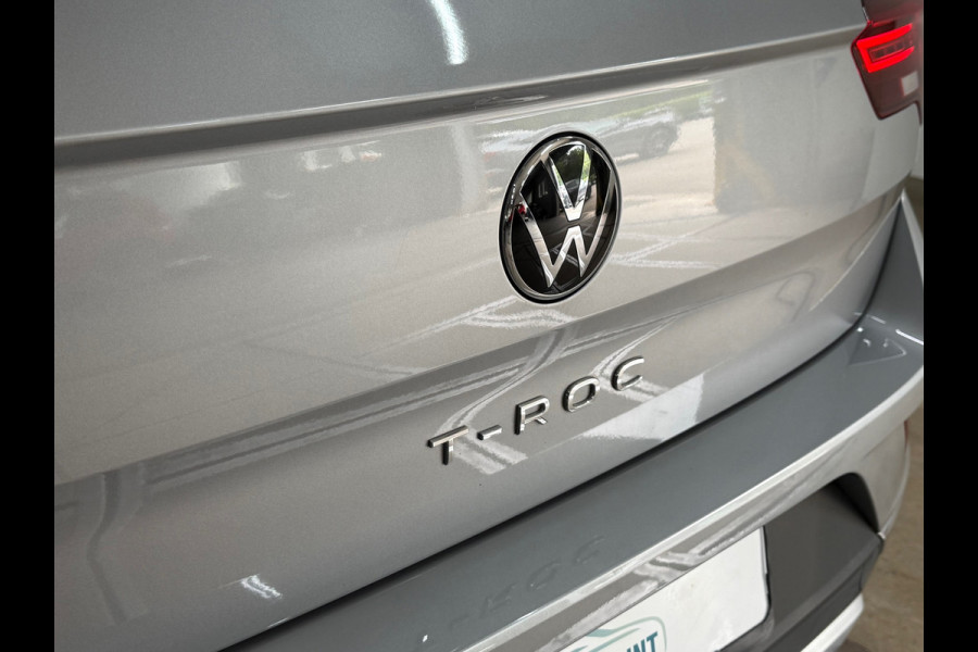 Volkswagen T-Roc 1.5 TSI Style | Panoramadak | ACC | Park Assist | LED Plus | Virtual Cockpit | Camera | 18 Inch | CarPlay