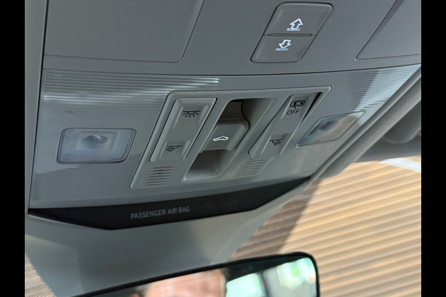 Volkswagen T-Roc 1.5 TSI Style | Panoramadak | ACC | Park Assist | LED Plus | Virtual Cockpit | Camera | 18 Inch | CarPlay