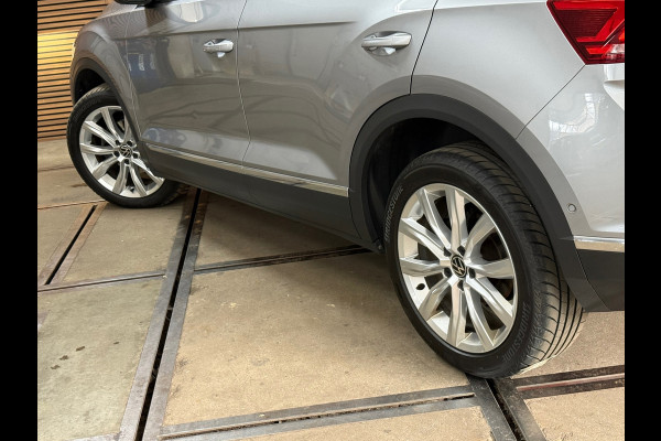 Volkswagen T-Roc 1.5 TSI Style | Panoramadak | ACC | Park Assist | LED Plus | Virtual Cockpit | Camera | 18 Inch | CarPlay