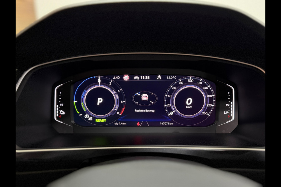 Volkswagen Tiguan 1.4 TSI eHybrid R-Line| VOL! | Pano | IQ Led | Dynamic Light Assist | Trekhaak | Discover Media | ACC