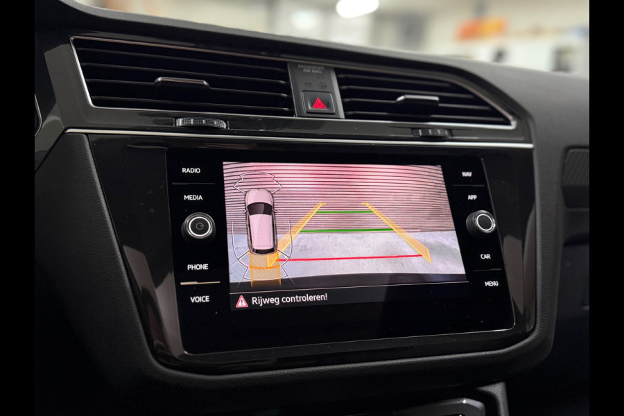 Volkswagen Tiguan 1.4 TSI eHybrid R-Line| VOL! | Pano | IQ Led | Dynamic Light Assist | Trekhaak | Discover Media | ACC