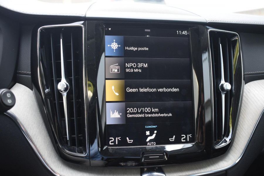 Volvo XC60 T8 390PK Automaat Plug-in hybrid AWD Inscription / Head-up display / Elektrisch glazen panoramisch schuifdak / Achteruitrijcamera / Elektrisch bedienbare voorstoelen met geheugen / Verwarmbare stoelen / Keyless entry / Elektrische achterklep