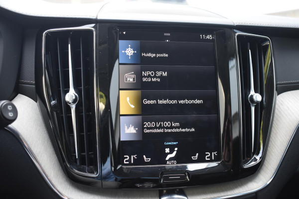 Volvo XC60 T8 390PK Automaat Plug-in hybrid AWD Inscription / Head-up display / Elektrisch glazen panoramisch schuifdak / Achteruitrijcamera / Elektrisch bedienbare voorstoelen met geheugen / Verwarmbare stoelen / Keyless entry / Elektrische achterklep