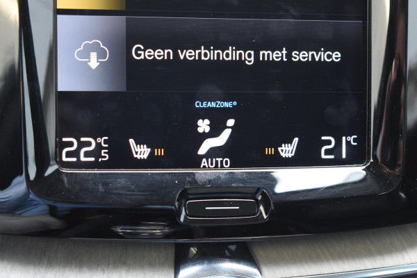 Volvo XC60 T8 390PK Automaat Plug-in hybrid AWD Inscription / Head-up display / Elektrisch glazen panoramisch schuifdak / Achteruitrijcamera / Elektrisch bedienbare voorstoelen met geheugen / Verwarmbare stoelen / Keyless entry / Elektrische achterklep