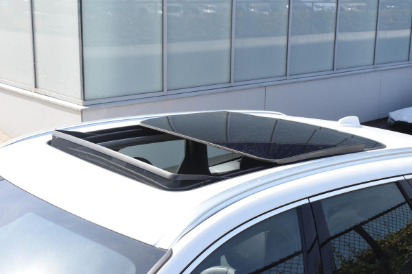 Volvo XC60 T8 390PK Automaat Plug-in hybrid AWD Inscription / Head-up display / Elektrisch glazen panoramisch schuifdak / Achteruitrijcamera / Elektrisch bedienbare voorstoelen met geheugen / Verwarmbare stoelen / Keyless entry / Elektrische achterklep