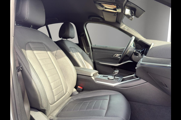 BMW 3-serie 330e M-Sport | Leer | Camera | Led | 19"|