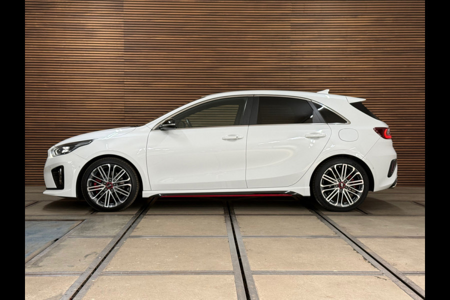 Kia Ceed 1.6 T-GDi GT | 204 PK | Alcantara | JBL | Camera | Stoelverwarming | Stuur verwarming | 18 Inch | 2019