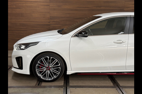 Kia Ceed 1.6 T-GDi GT | 204 PK | Alcantara | JBL | Camera | Stoelverwarming | Stuur verwarming | 18 Inch | 2019