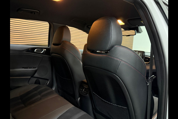 Kia Ceed 1.6 T-GDi GT | 204 PK | Alcantara | JBL | Camera | Stoelverwarming | Stuur verwarming | 18 Inch | 2019