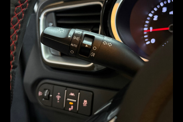 Kia Ceed 1.6 T-GDi GT | 204 PK | Alcantara | JBL | Camera | Stoelverwarming | Stuur verwarming | 18 Inch | 2019