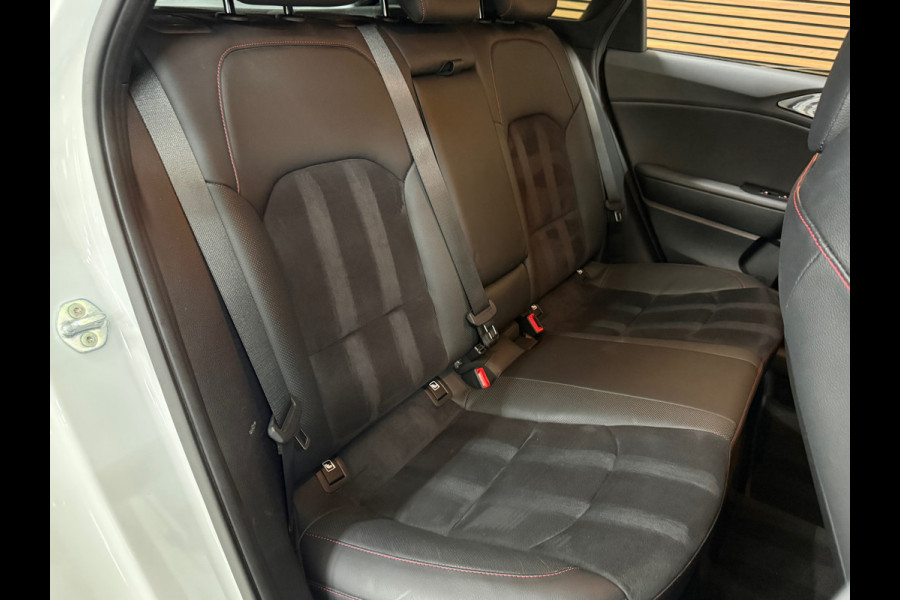 Kia Ceed 1.6 T-GDi GT | 204 PK | Alcantara | JBL | Camera | Stoelverwarming | Stuur verwarming | 18 Inch | 2019
