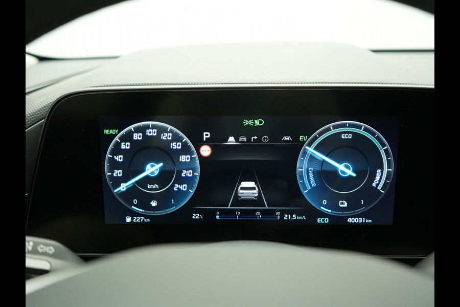 Kia Niro 1.6 GDi Hybrid ExecutiveLine 149pk | Trekhaak | Panodak | Adaptive Cruise | Head Up | Camera | Lederen Sportstoelen Memory & Ventilatie | Keyless | Apple Carplay | Stoel & Stuurverwarming | Virtual | Navigatie | DAB | 18"L.M |