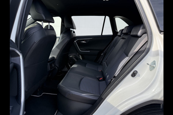 Toyota RAV4 2.5 Hybrid Bi-Tone | ACC | Parelmoer | 360* Camera | Keyless | 18 inch