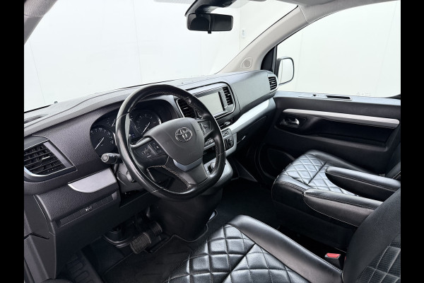 Toyota ProAce Worker L3 2.0D-4D 177PK Automaat Leder Dubbele Cabine 5-Persoons Stoelverwarming Trekhaak Camera 3D-Navi Ecc Apple Carplay Android Auto Sidebar Lmv 17" Privacy Glas Betonplex Vloer Wandbetimmering 1e Eigenaar 2.500KG Trekgewicht 400NM
