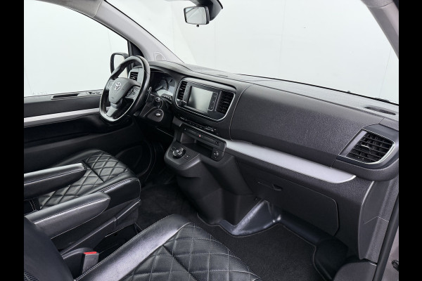 Toyota ProAce Worker L3 2.0D-4D 177PK Automaat Leder Dubbele Cabine 5-Persoons Stoelverwarming Trekhaak Camera 3D-Navi Ecc Apple Carplay Android Auto Sidebar Lmv 17" Privacy Glas Betonplex Vloer Wandbetimmering 1e Eigenaar 2.500KG Trekgewicht 400NM