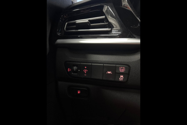 Kia Niro 1.6 GDi Hybrid DynamicLine Pano, Trekhaak, Camera, Carplay