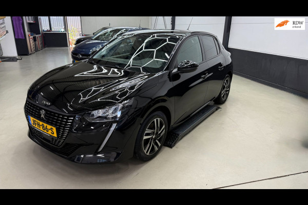 Peugeot 208 1.2 Allure panorama, 3D virtual display, Apple carplay cruise control