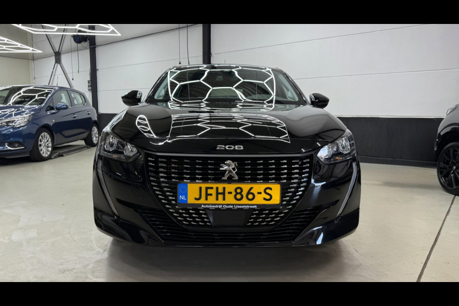 Peugeot 208 1.2 Allure panorama, 3D virtual display, Apple carplay cruise control