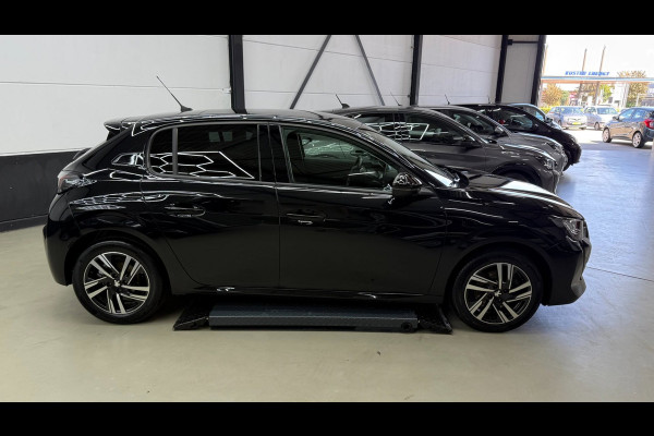 Peugeot 208 1.2 Allure panorama, 3D virtual display, Apple carplay cruise control