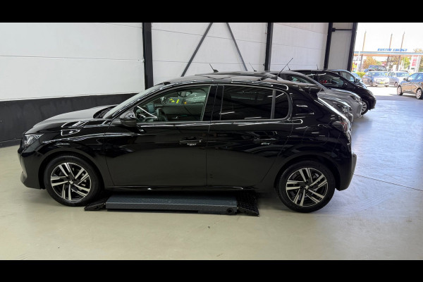 Peugeot 208 1.2 Allure panorama, 3D virtual display, Apple carplay cruise control