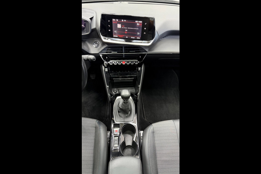 Peugeot 208 1.2 Allure panorama, 3D virtual display, Apple carplay cruise control