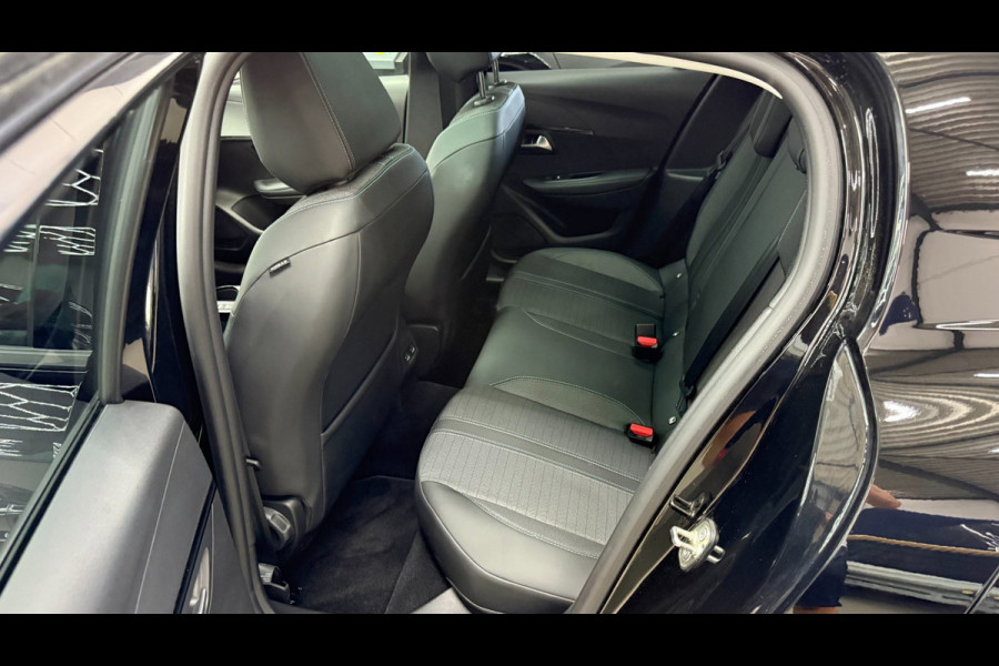 Peugeot 208 1.2 Allure panorama, 3D virtual display, Apple carplay cruise control