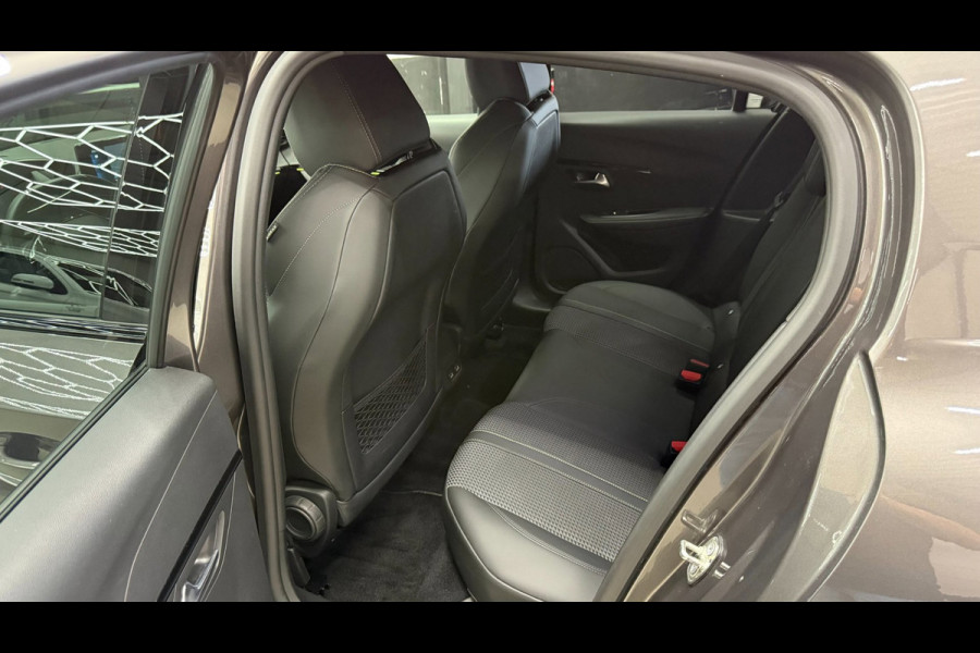 Peugeot 208 1.2 GT 3D virtual display, navigatie groot scherm