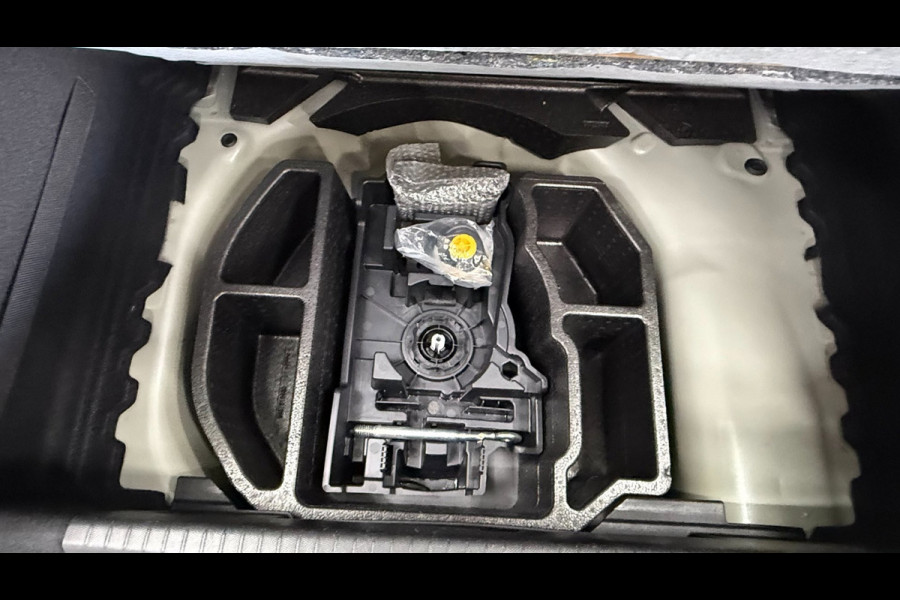 Peugeot 208 1.2 PureTech, Apple CarPlay/Android