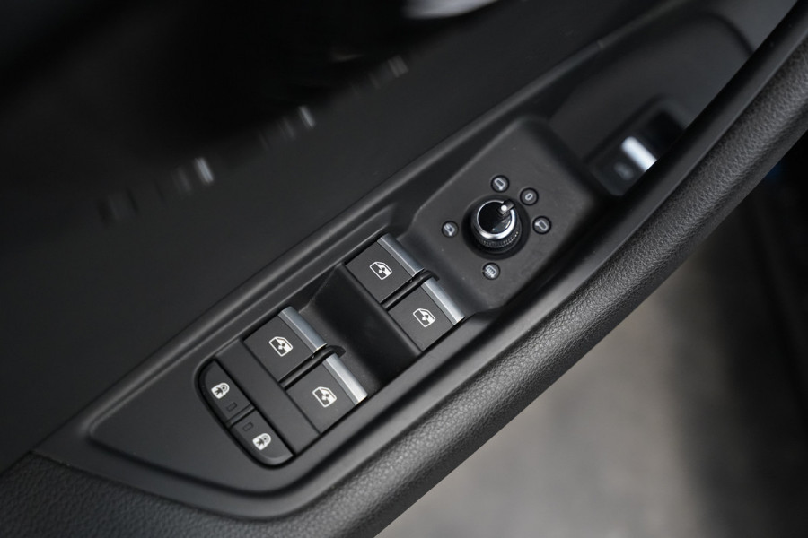 Audi A5 Sportback 40 TFSI Launch edition Sport S-Line Ambient Light NAP!