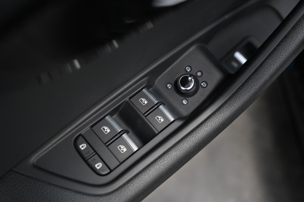 Audi A5 Sportback 40 TFSI Launch edition Sport S-Line Ambient Light NAP!