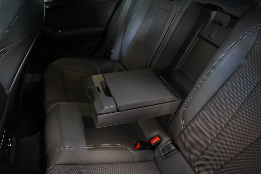 Audi A5 Sportback 40 TFSI Launch edition Sport S-Line Ambient Light NAP!