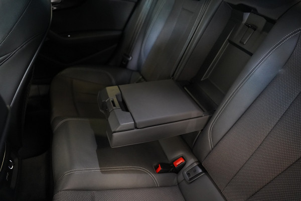 Audi A5 Sportback 40 TFSI Launch edition Sport S-Line Ambient Light NAP!
