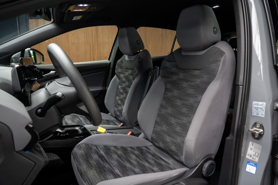 Volkswagen ID.4 Pure Performance Navi Climate Warmtepomp PDC 19" LM velgen Climate  BTW auto!