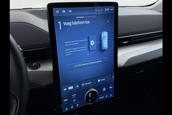 Ford Mustang Mach-E Extended RWD 98kWh SOH 94% Trekhaak Adap.Cruise B&O-Audio Leder 360°Camera Stoel+Stuurverwarming Navi Ecc Apple Carplay A Lmv 18" Privacy Glas Pdc Voorruitverwarming DAB Elek.Achterklep Keyless Dodehoekwaarschuwing 1e Eigenaar 750KG Trekgewicht Origineel Nederlandse Auto
