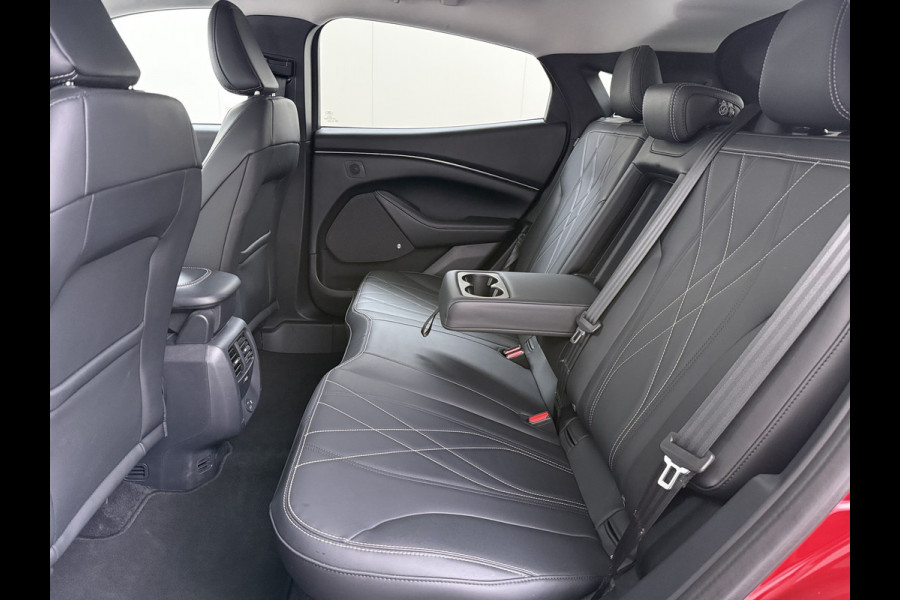 Ford Mustang Mach-E Extended RWD 98kWh SOH 94% Trekhaak Adap.Cruise B&O-Audio Leder 360°Camera Stoel+Stuurverwarming Navi Ecc Apple Carplay A Lmv 18" Privacy Glas Pdc Voorruitverwarming DAB Elek.Achterklep Keyless Dodehoekwaarschuwing 1e Eigenaar 750KG Trekgewicht Origineel Nederlandse Auto