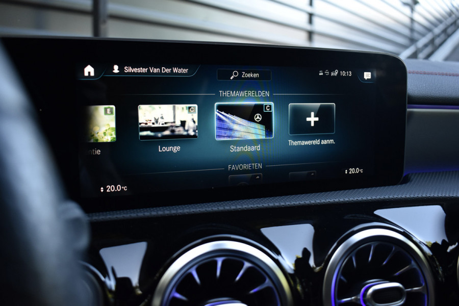 Mercedes-Benz CLA-Klasse 200 AMG Line | Panorama | Sfeerverlichting |  Widescreen Cockpit | Stoelverwarming |