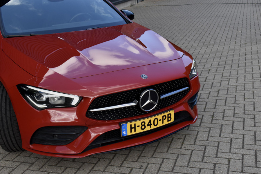 Mercedes-Benz CLA-Klasse 200 AMG Line | Panorama | Sfeerverlichting |  Widescreen Cockpit | Stoelverwarming |