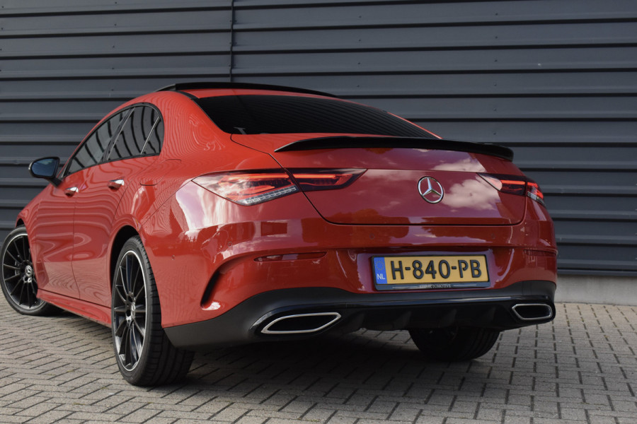 Mercedes-Benz CLA-Klasse 200 AMG Line | Panorama | Sfeerverlichting |  Widescreen Cockpit | Stoelverwarming |