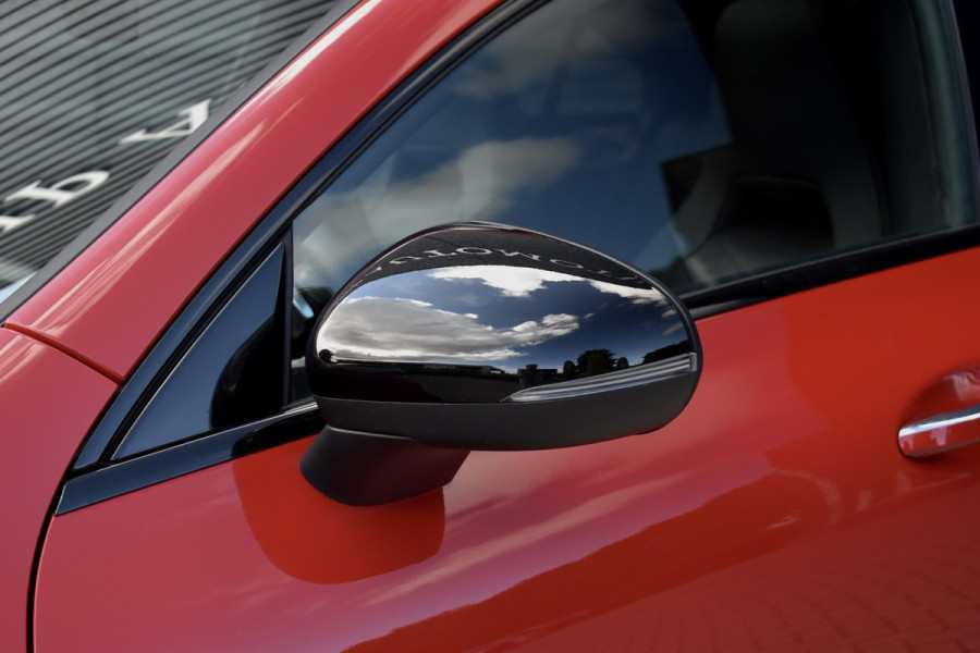 Mercedes-Benz CLA-Klasse 200 AMG Line | Panorama | Sfeerverlichting |  Widescreen Cockpit | Stoelverwarming |